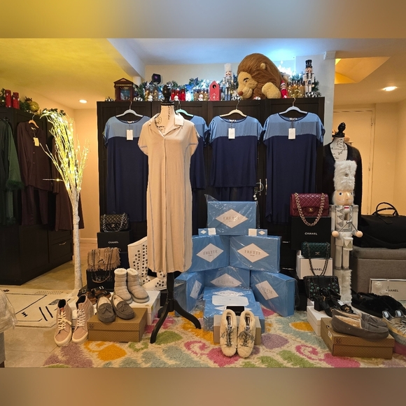 Frette Luxury 2024- 2025 Pyjamas Nightgown Button Beige W/ Blue Trim New W/Tags - Picture 1 of 16